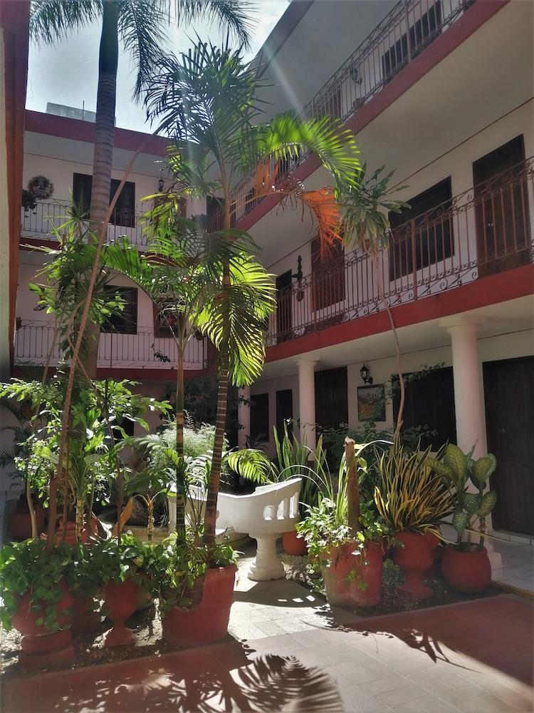 Hotel Santa Lucia Mérida Buitenkant foto